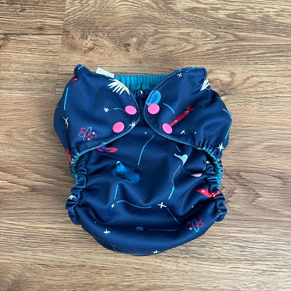 Esembly Outer Cloth Diaper Size 2 - Oliver Jeffers Design